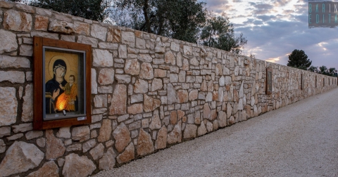 Terlizzi, quel vialetto scandito da 28 dipinti della Vergine: � la "Strada delle Madonne"